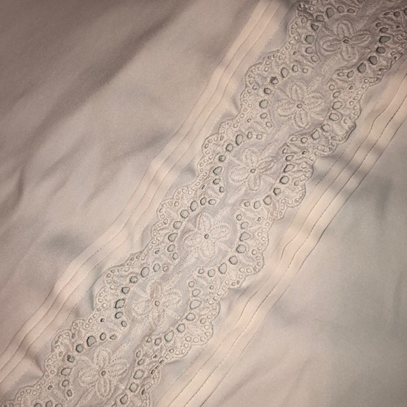 Cream lace Loft Sleeveless blouse - Picture 2 of 4